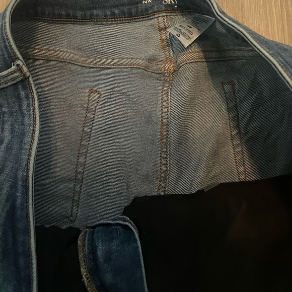 Tummy Control Jeans - Picture 2 of 3